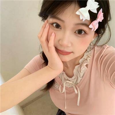 潇洒佳人淡淡妆